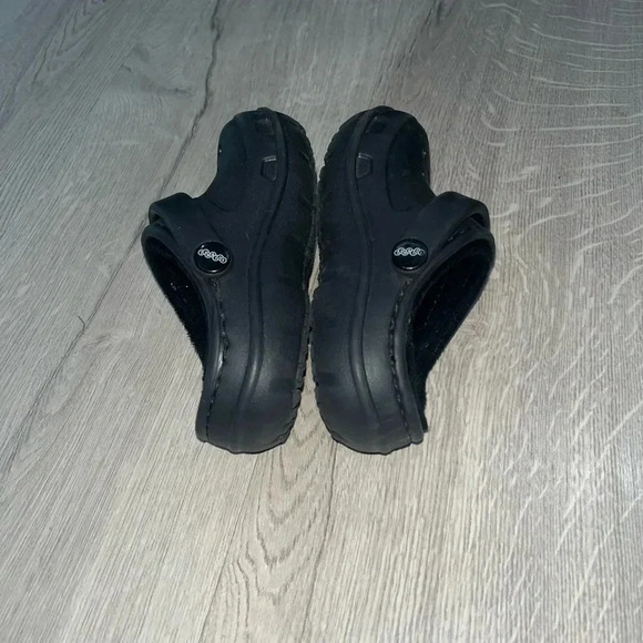 Child’s crocs/sz6 - Picture 4 of 4